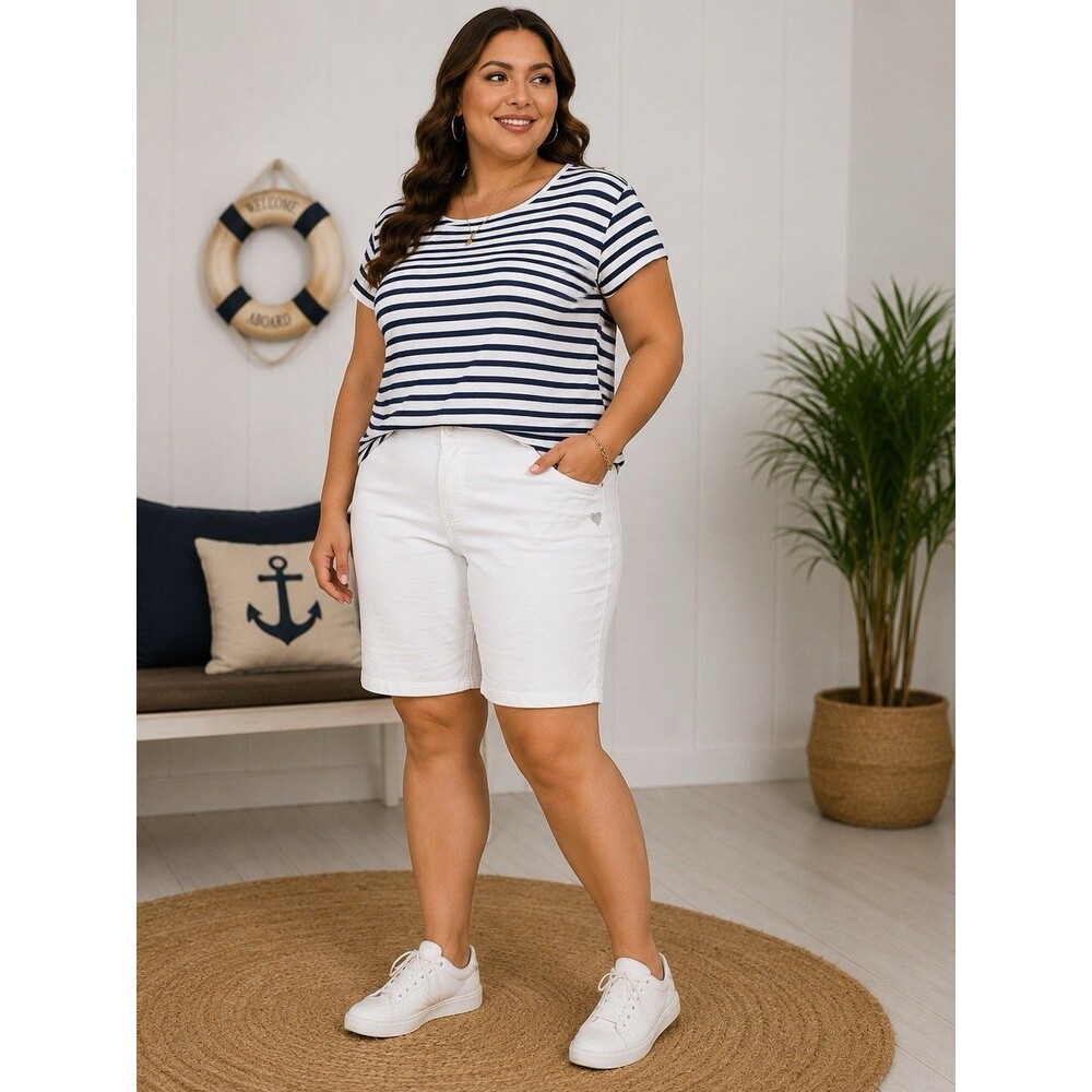 White Bermuda Shorts Women’s Plus Size 2X Rhinestone Heart Stretch Summer Casual